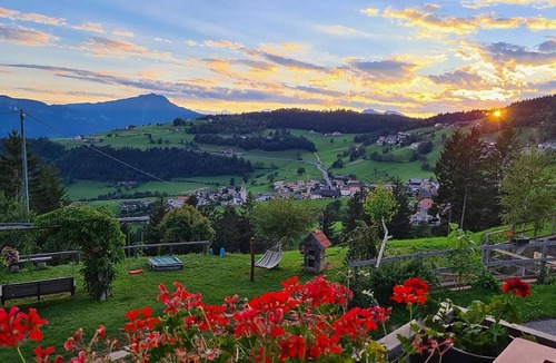 Meltina Apartment | Apartment 'Wald' with Mountain View, Shared Garden and Wi-Fi