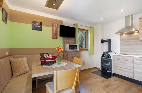 Verano Apartment | Apartment 'Waldheim' with Mountain View, Wi-Fi and Air Conditioning
