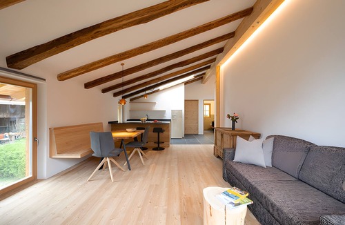 Acereto Apartment | Apartment 'Wasserfallspitz' – Mountain Views, Sunny Balcony & Farmhouse Charm