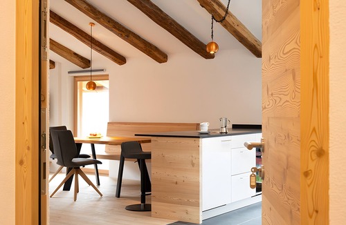 Acereto Apartment | Apartment 'Wasserfallspitz' – Mountain Views, Sunny Balcony & Farmhouse Charm