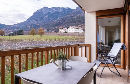 Berg/Monte Apartment | Apartment "Weingut Lahn zu Eppan Gleif" with Mountain View, Garden & Wi-Fi