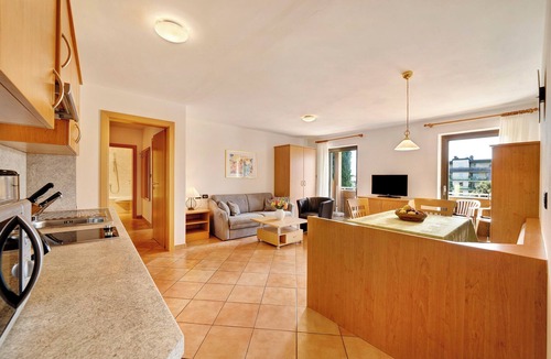 Lana Apartment | Apartment "Weinsepphof 9" with Mountain View, Pool, & Balcony