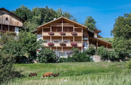 Fie allo Sciliar Apartment | Apartment "Wohnung Dilla Wieserhof" with Mountain View, Shared Garden and Wi-Fi