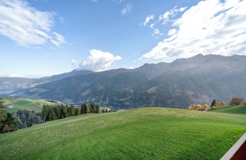 Ultimo Apartment | Apartment 'Zeitvertreibr' with Mountain View, Shared Garden and Wi-Fi