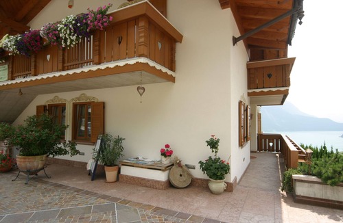 Molveno Villa | Apartments with large balconies and spectacular views of Lake Molveno *