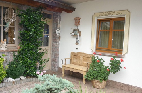 Molveno Villa | Apartments with large balconies and spectacular views of Lake Molveno *