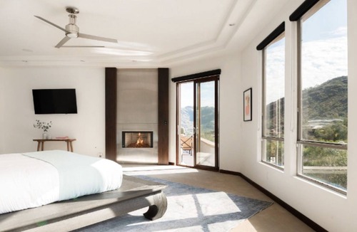 Tatum Canyon Villa | Apollo by AvantStay | 6BR Private Desert Oasis with Pool, Hot Tub & Movie Room
