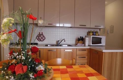 Baselga di Pine Apartment | appartamento Dossalt vista lago Serraia a 20 minuti da Trento, WI-FI e parcheggio gratuiti