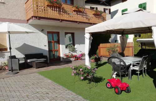 Coredo Apartment | Appartamento "Laghet" a piano terra con giardino