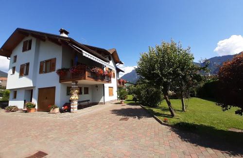 Levico Terme Apartment | Appartamento Lago