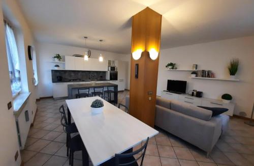 Avio Apartment | Appartamento nel verde circondato dalle montagne