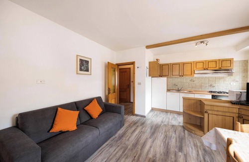 Moena Apartment | Appartamento Primavera 1 with Mountain View, Wi-Fi, Balcony & Garden