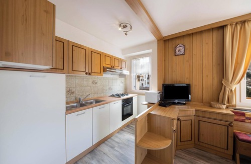 Moena Apartment | Appartamento Primavera 1 with Mountain View, Wi-Fi, Balcony & Garden