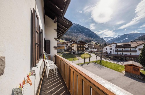 Moena Apartment | Appartamento Primavera 1 with Mountain View, Wi-Fi, Balcony & Garden