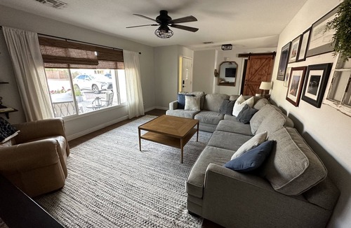 Scottsdale House | April Spring Break Deals! Old Town Scottsdale - 5 Minutes To Everything