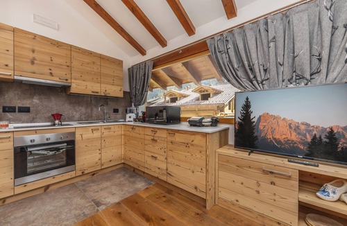 Pinzolo Ski Chalet | Apt "Overland": alpine panorama with park and biolago