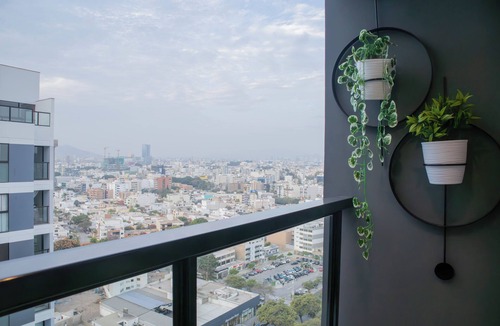 Surquillo Apartment | Arandanos by Wynwood House