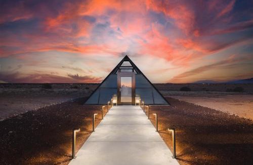 Valle House | ART HAUS Grand Canyon South Rim - Hot Tub, Hammock, Movie Projector, Telescope