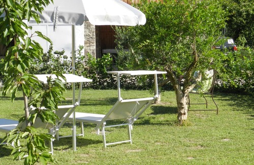 Laives Apartment | Auelehof Apartment Marlene - Surrounded by greenery, surrounded by apple orchards.