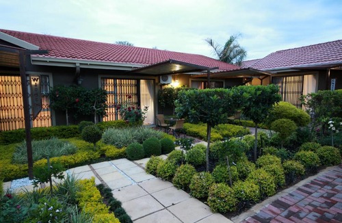 Newcastle House | Avalon Guest Manor
