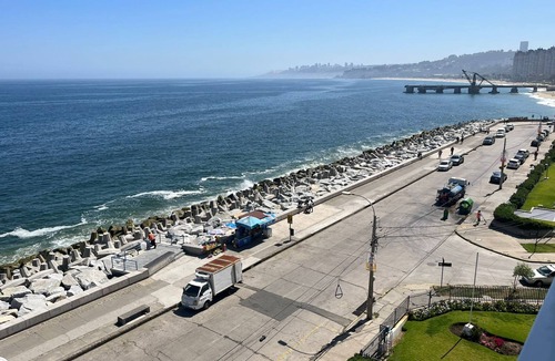 Vina del Mar Apartment | Avenida Perú facing the sea, remodeled with parking, for 8 people.
