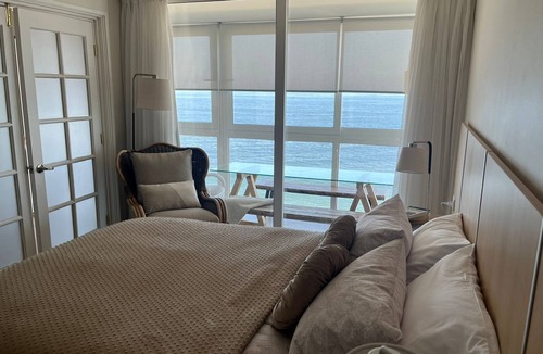 Vina del Mar Apartment | Avenida Perú facing the sea, remodeled with parking, for 8 people.
