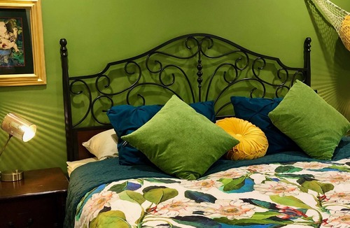Mountain Club Cottage | Baba's Garden - a sweet cozy private gem!