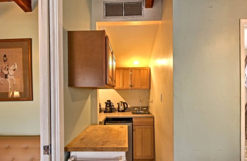 Tanque Verde Apartment | Balcony Studio Suite on Tucson Equestrian Estate!
