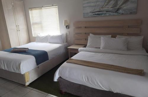 Melville Apartment | Banana beach club which is F1