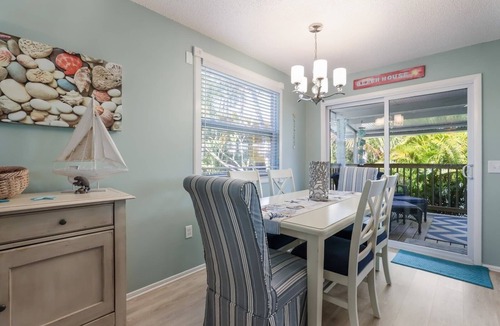 Holmes Beach House | Beach Breeze Hideaway 2 Bedroom Villa by RedAwning