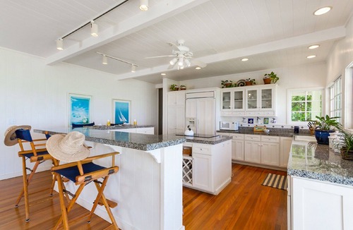 Waialee House | Beach-front Estate - North Shore, private setting, close to Haleiwa & surf spots