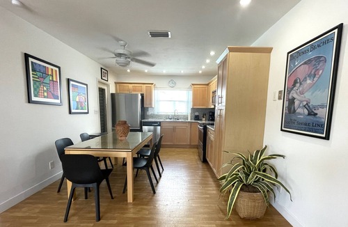 North Beach House | Beach House in Hollywood, steps the the shore!
