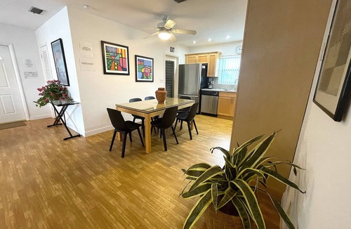 North Beach House | Beach House in Hollywood, steps the the shore!