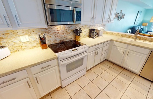 Tybee Island Condo | Beachfront condo w. stunning views + resort amenities.