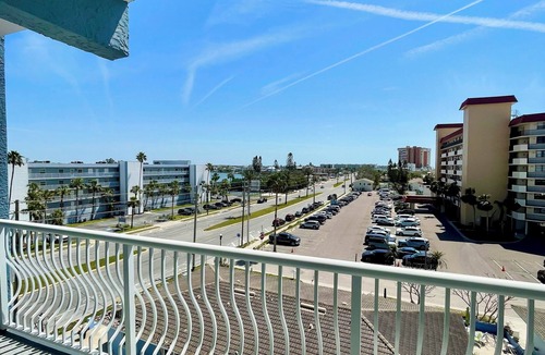 Sunset Reef Condo | Beachfront Getaway Stunning Condo w/Ocean Views
