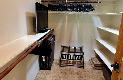 Tortolita House | Beautiful 1-bedroom private guesthouse in charming NW Tucson.