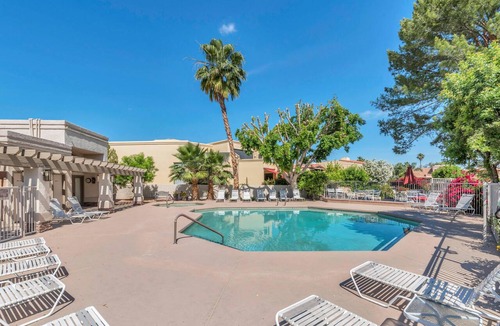 Scottsdale Ranch Condo | Beautiful, 2 Bedroom Lake Front Condo in The Scottsdale Bay Club