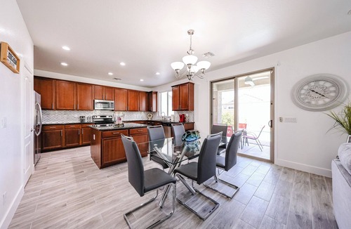 Rovey Farm Estates House | Beautiful 4-bedroom house with AC in charming Glendale