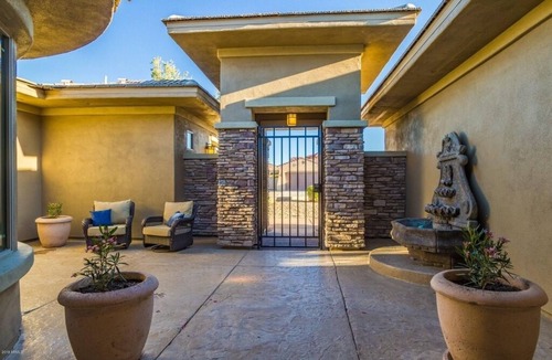 Estrella Mountain Ranch House | Beautiful 4 plus Bedroom Estrella Home on the Golf Course