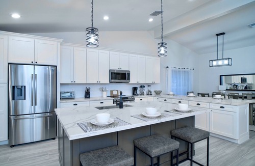 Central Scottsdale House | Beautiful 5-Bdrm Vacation Home W/Heated Pool !