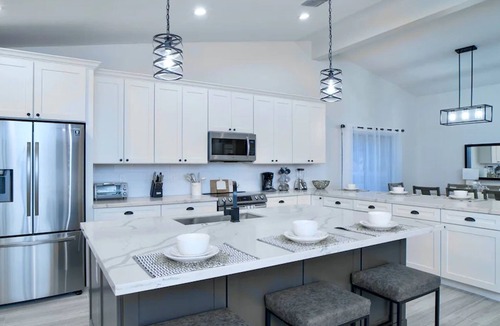 Central Scottsdale Cottage | Beautiful 5-bdrm Vacation Home W/heated Pool !