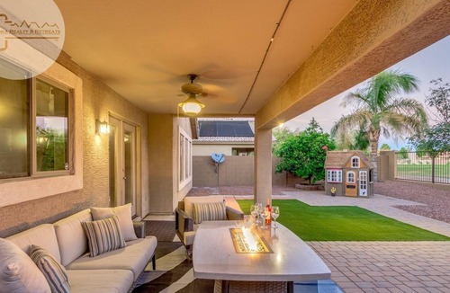 Villages At Queen Creek House | Beautiful 5 Bedroom, 3 Bath on Ladies Tee With Community Pool!