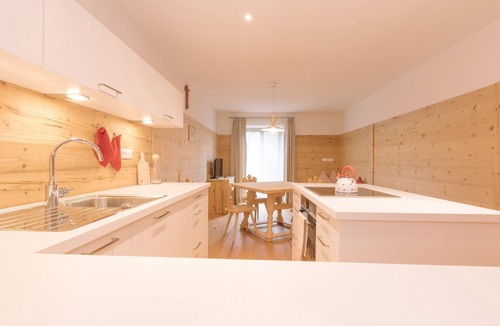 Aldino Apartment | Beautiful and Cozy Holiday Home “Ferienwohnung SHUPF Wieserhof” with Mountain View, Balcony, Shared Garden & WiFi; Parking Available