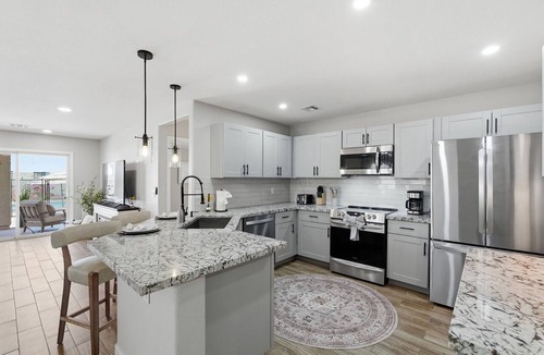 Laredo Ranch House | Beautiful and relaxing 3 bedroom house with a pool.