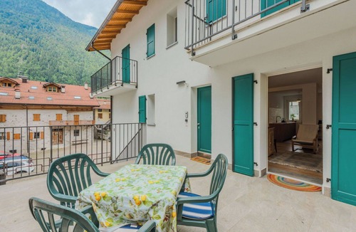 Ragoli Apartment | Beautiful apartment for 4 people with WIFI, TV, patio and pets allowed