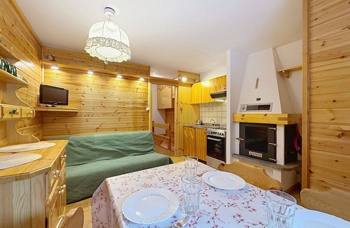 Fontanazzo Apartment | Beautiful apartment for 4 people with TV, terrace and pets allowed