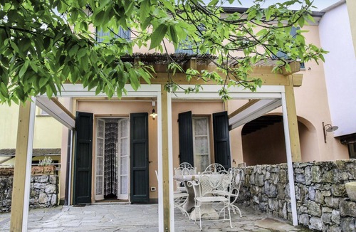 Cinque Terre Apartment | Beautiful apartment for 5 guests with WIFI, pool, TV and patio