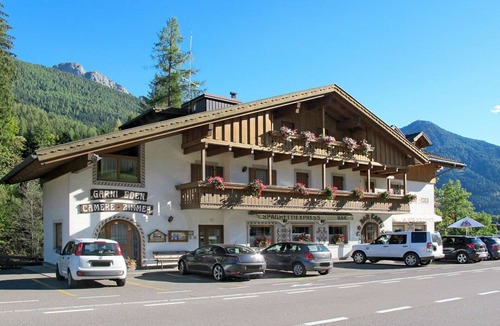 Soraga Apartment | Beautiful apartment for 23 people with WIFI, TV and balcony