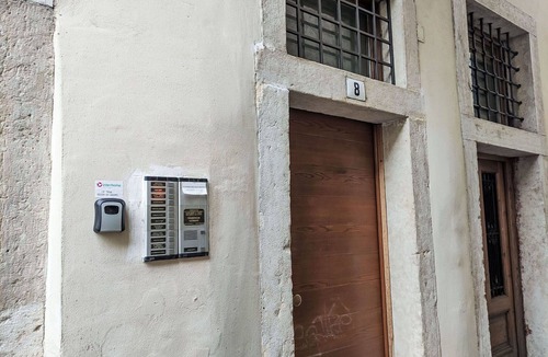 Trento Old Town Apartment | Beautiful apartment for 2 people with A/C, TV and parking