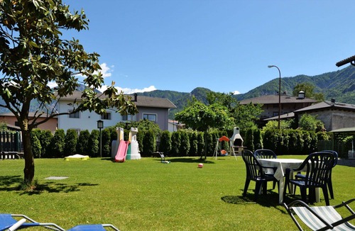 Caldonazzo Apartment | Beautiful apartment for 6 guests with WIFI, TV, patio, pets allowed and parking